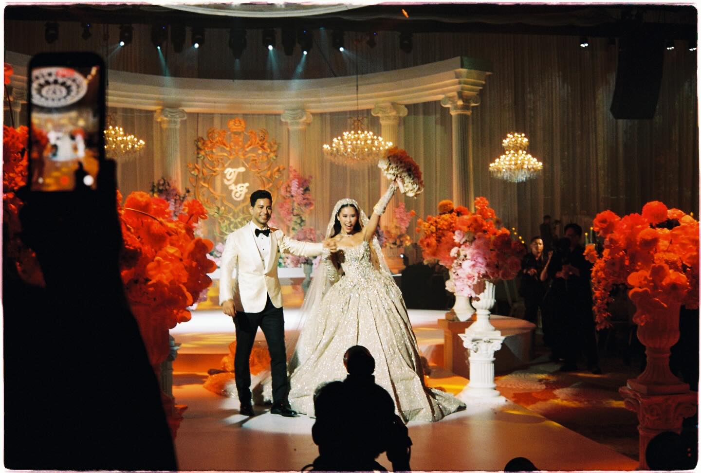 Tỷ phú Johnathan Hạnh Nguyễn tổ chức siêu đám cưới cho con gái: Nhận xét từ truyền thông quốc tế- Ảnh 5.