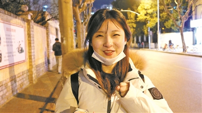 Phát hiện giúp việc trẻ lương 7 triệu/h, có 30 tỷ trong tài khoản nhờ chiều được "nhu cầu thầm kín" của chủ - Ảnh 1. Phát hiện giúp việc trẻ lương 7 triệu/h, có 30 tỷ trong tài khoản nhờ chiều được "nhu cầu thầm kín" của chủ - Ảnh 1.