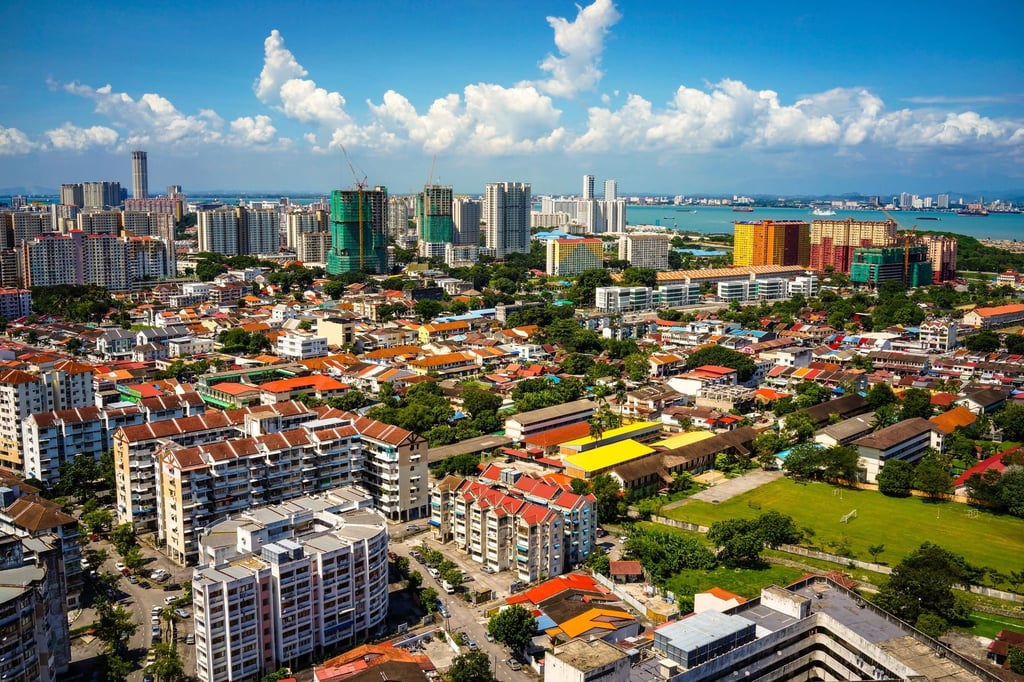 Người mua penthouse triệu USD có ‘bãi đỗ xe trên mây’, người thì bám víu giấc mơ an cư, chật vật để không phải bán nhà: Mảng sáng tối trên thị trường bất động sản ĐNA- Ảnh 2.