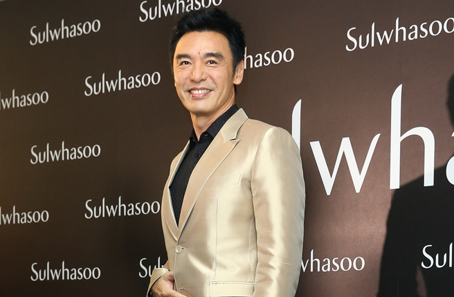 Tài tử 'Thần điêu đại hiệp' U80 trông như chỉ mới 40: Bí quyết chống lão hóa nằm ở 1 việc không khó làm mỗi ngày- Ảnh 2.