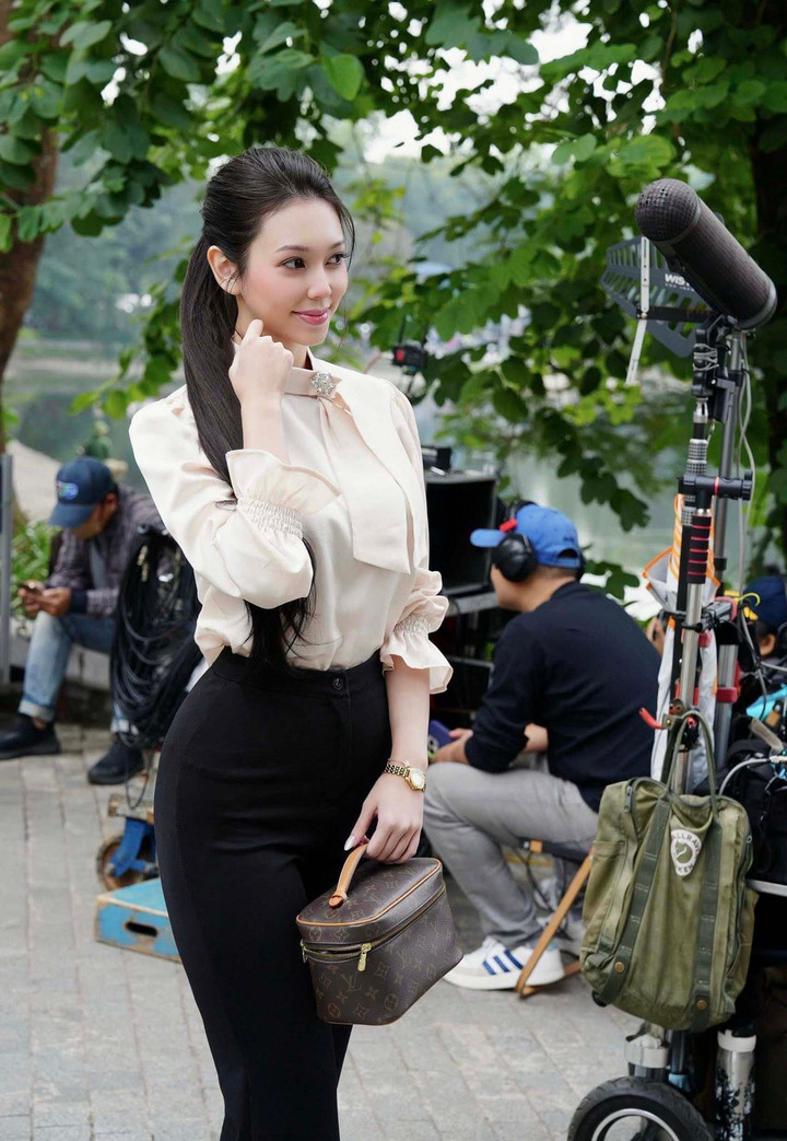 Nữ diễn viên đóng vai 'gái đểu' đang gây tranh cãi trên phim giờ vàng VTV- Ảnh 7.