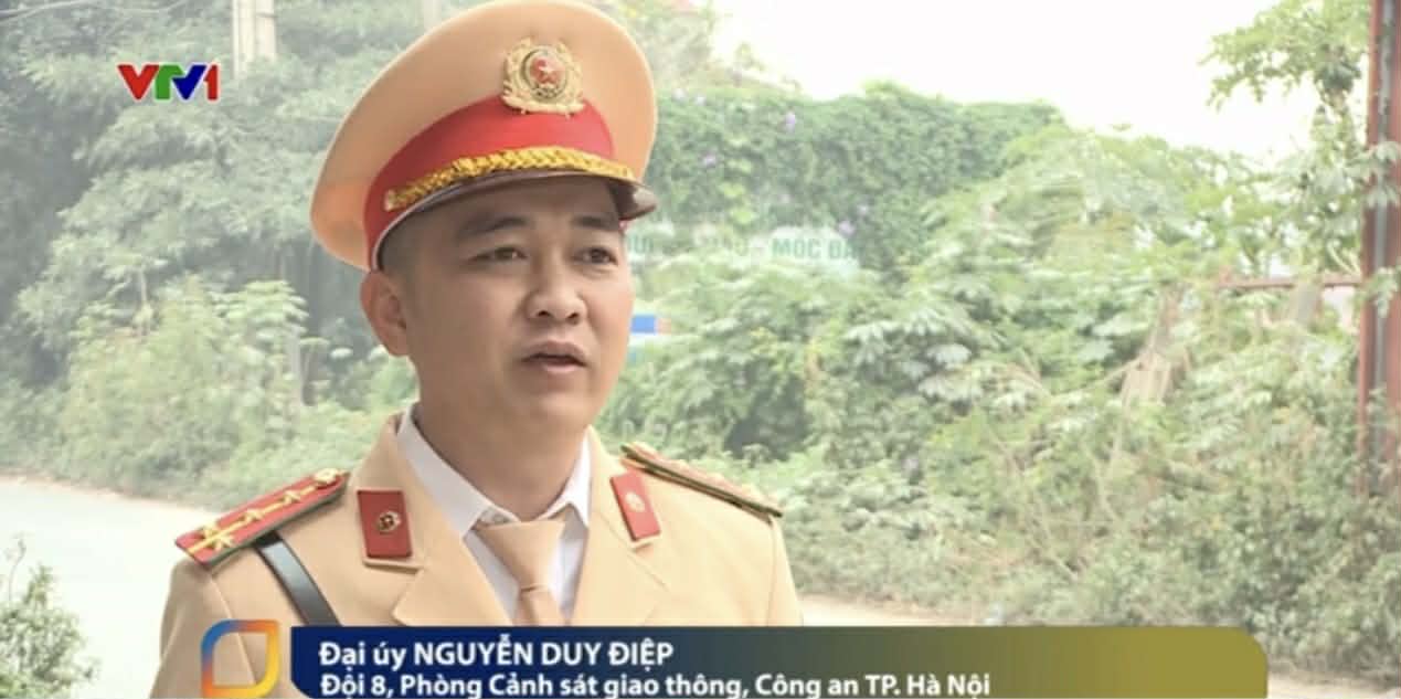 Đại úy CSGT kể khoảnh khắc bị người vi phạm đẩy vào đầu xe tải: Trước đó còn nhắc đối tượng đi gọn vào- Ảnh 1. Đại úy CSGT kể khoảnh khắc bị người vi phạm đẩy vào đầu xe tải: Trước đó còn nhắc đối tượng đi gọn vào- Ảnh 1.