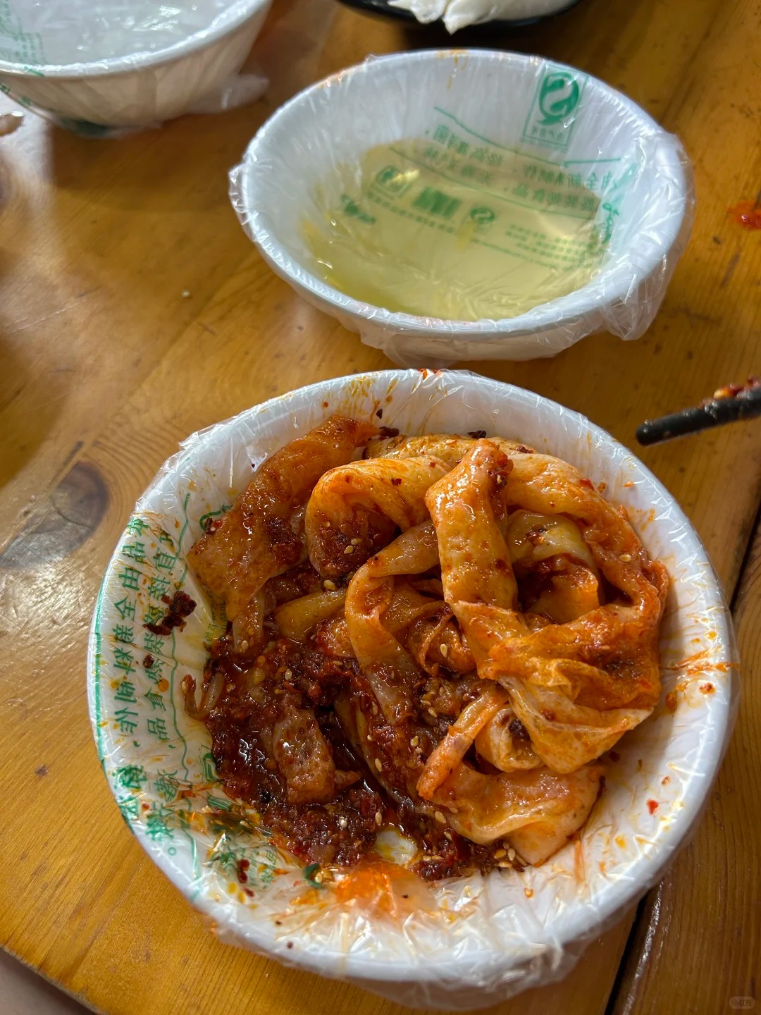 Cuộc so găng thú vị: Bánh cuốn Việt Nam và bánh cuốn Tử Trường, bên thanh tao nước mắm, bên đậm đà sốt cay- Ảnh 12. Cuộc so găng thú vị: Bánh cuốn Việt Nam và bánh cuốn Tử Trường, bên thanh tao nước mắm, bên đậm đà sốt cay- Ảnh 12.