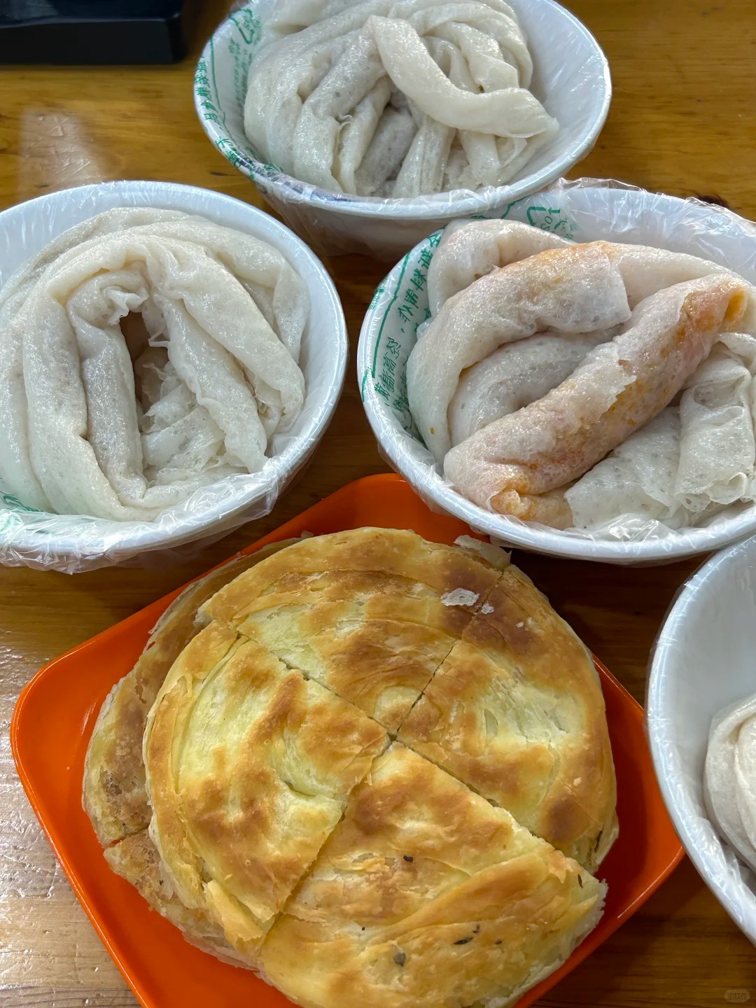 Cuộc so găng thú vị: Bánh cuốn Việt Nam và bánh cuốn Tử Trường, bên thanh tao nước mắm, bên đậm đà sốt cay- Ảnh 15. Cuộc so găng thú vị: Bánh cuốn Việt Nam và bánh cuốn Tử Trường, bên thanh tao nước mắm, bên đậm đà sốt cay- Ảnh 15.