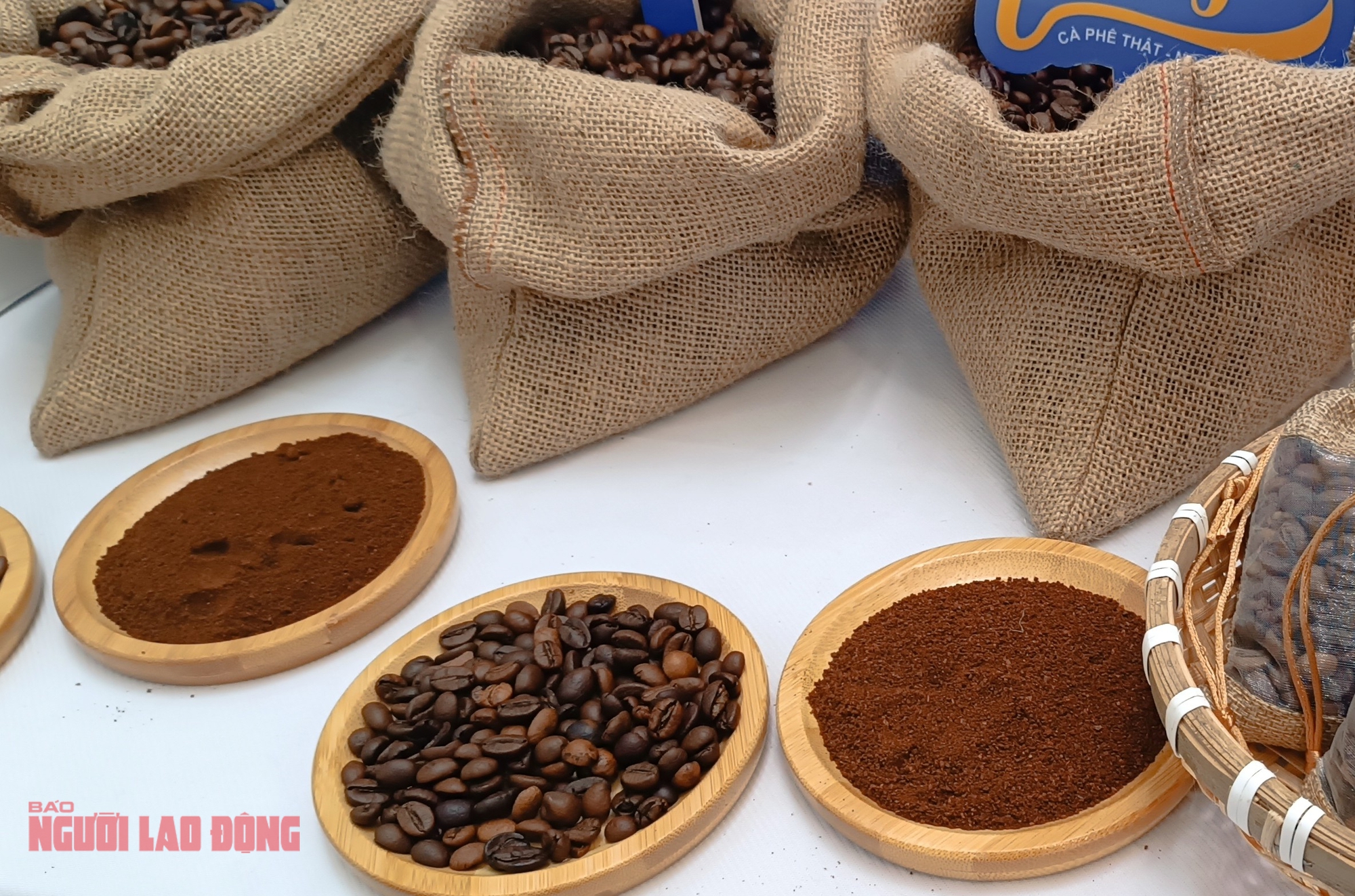 Giá cà phê hôm nay 13 - 12: Giảm mạnh , mất mốc 100 . 000 Đồng / kg - Ảnh 2. Giá cà phê hôm nay 13 - 12: Giảm mạnh , mất mốc 100 . 000 Đồng / kg - Ảnh 2.