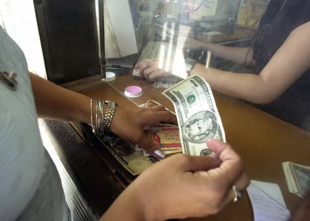 Chính thức: Cuba sẽ bắt đầu cho phép giao dịch bằng đồng USD- Ảnh 1.