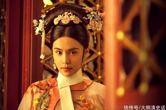 Mỹ nhân được Càn Long ưu ái hơn Lệnh Phi, thăng quan cho cả gia tộc nhưng đột ngột biến mất khỏi hậu cung- Ảnh 2. Mỹ nhân được Càn Long ưu ái hơn Lệnh Phi, thăng quan cho cả gia tộc nhưng đột ngột biến mất khỏi hậu cung- Ảnh 2.