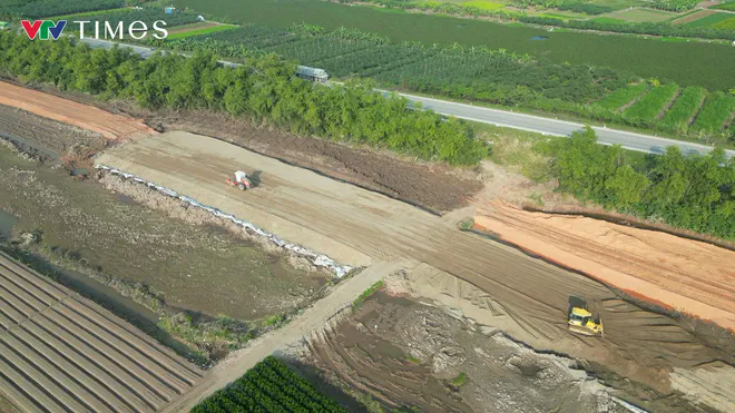 Tuyến đường di sản dọc sông Hồng gần 10.000 tỷ đồng đang thành hình- Ảnh 7. Tuyến đường di sản dọc sông Hồng gần 10.000 tỷ đồng đang thành hình- Ảnh 7.