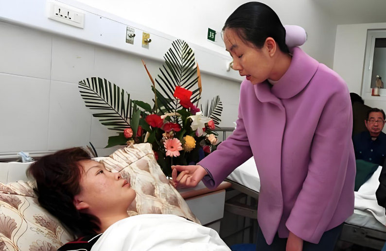 Làm giúp việc 3 năm, bà chủ cho luôn tôi cuốn sổ 500 triệu nhưng khiến tôi "khốn khổ không nói nên lời"- Ảnh 1.