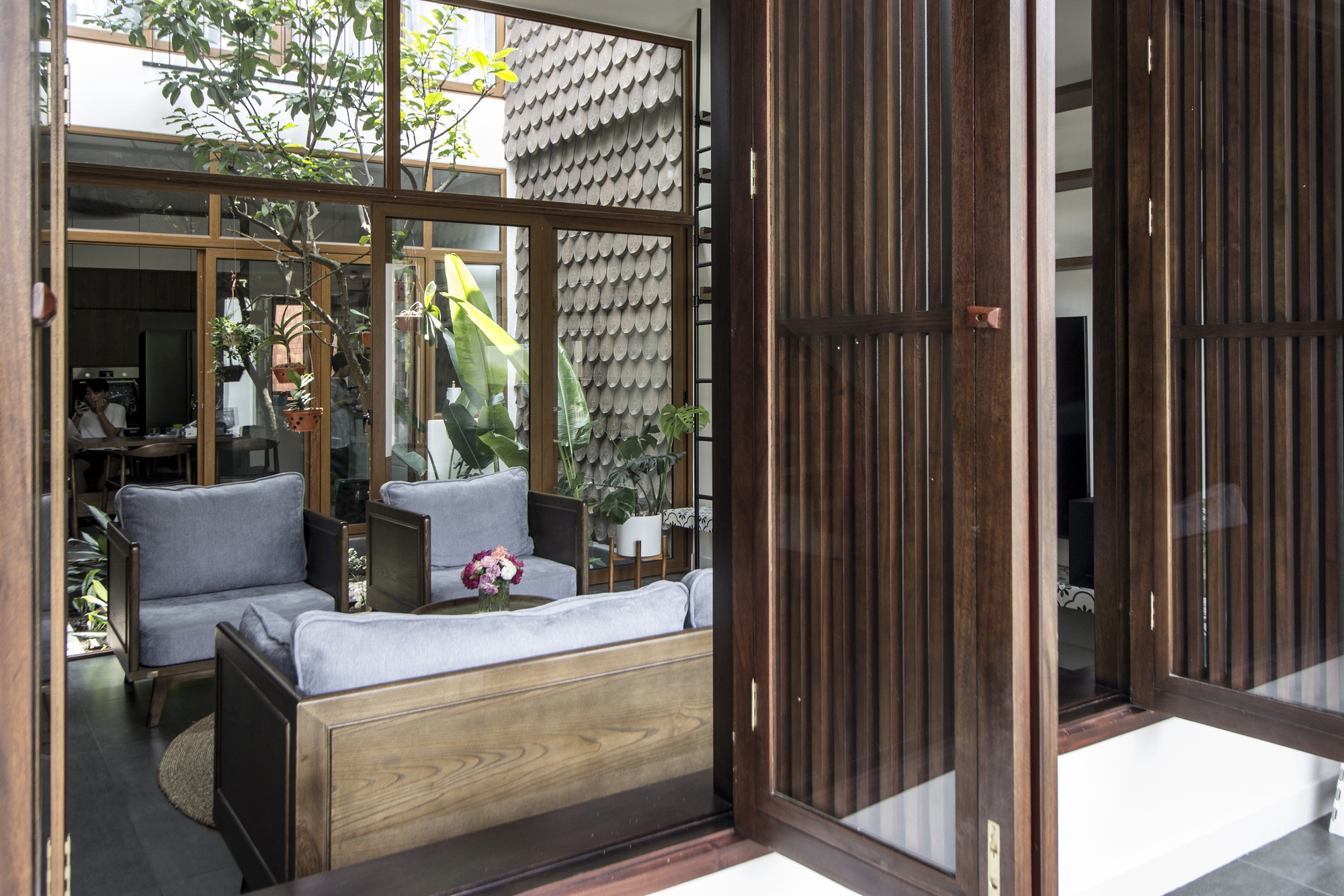 10 năm xa mẹ và món quà khiến ai cũng lặng người: Con trai xây căn nhà nhỏ gom lại cả một đời yêu thương- Ảnh 8. 10 năm xa mẹ và món quà khiến ai cũng lặng người: Con trai xây căn nhà nhỏ gom lại cả một đời yêu thương- Ảnh 8.