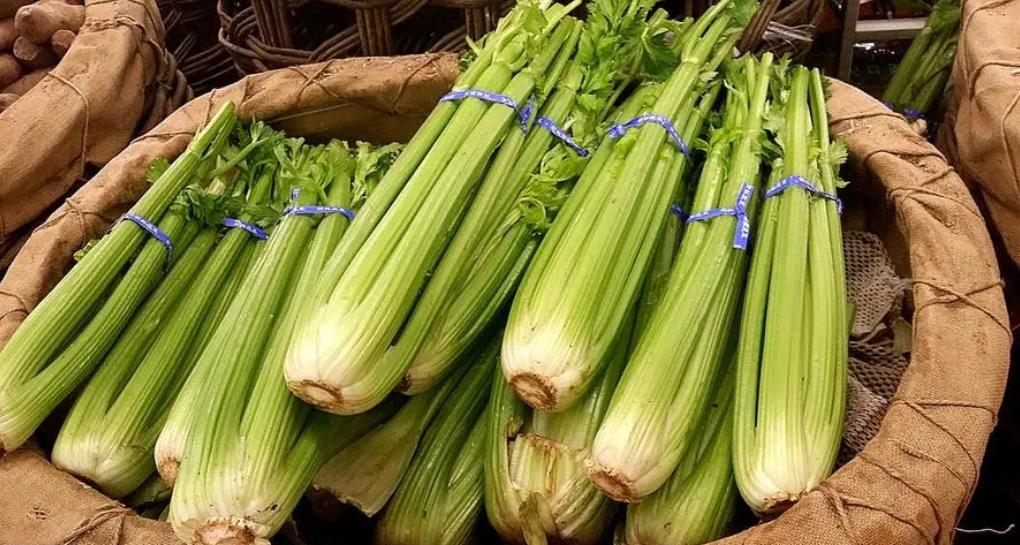 4 loại rau dễ chứa "ổ sán", chủ sạp bán cũng ngại ăn- Ảnh 1.