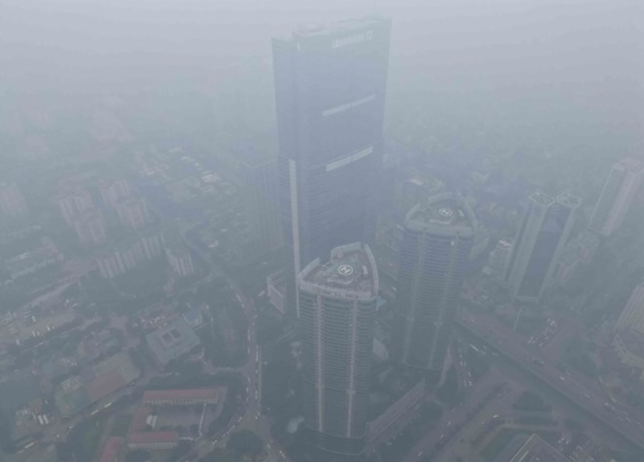 Điều ít ai ngờ: Bụi mịn xuyên qua lớp da khiến già nhanh, thậm chí ung thư - Ảnh 1.