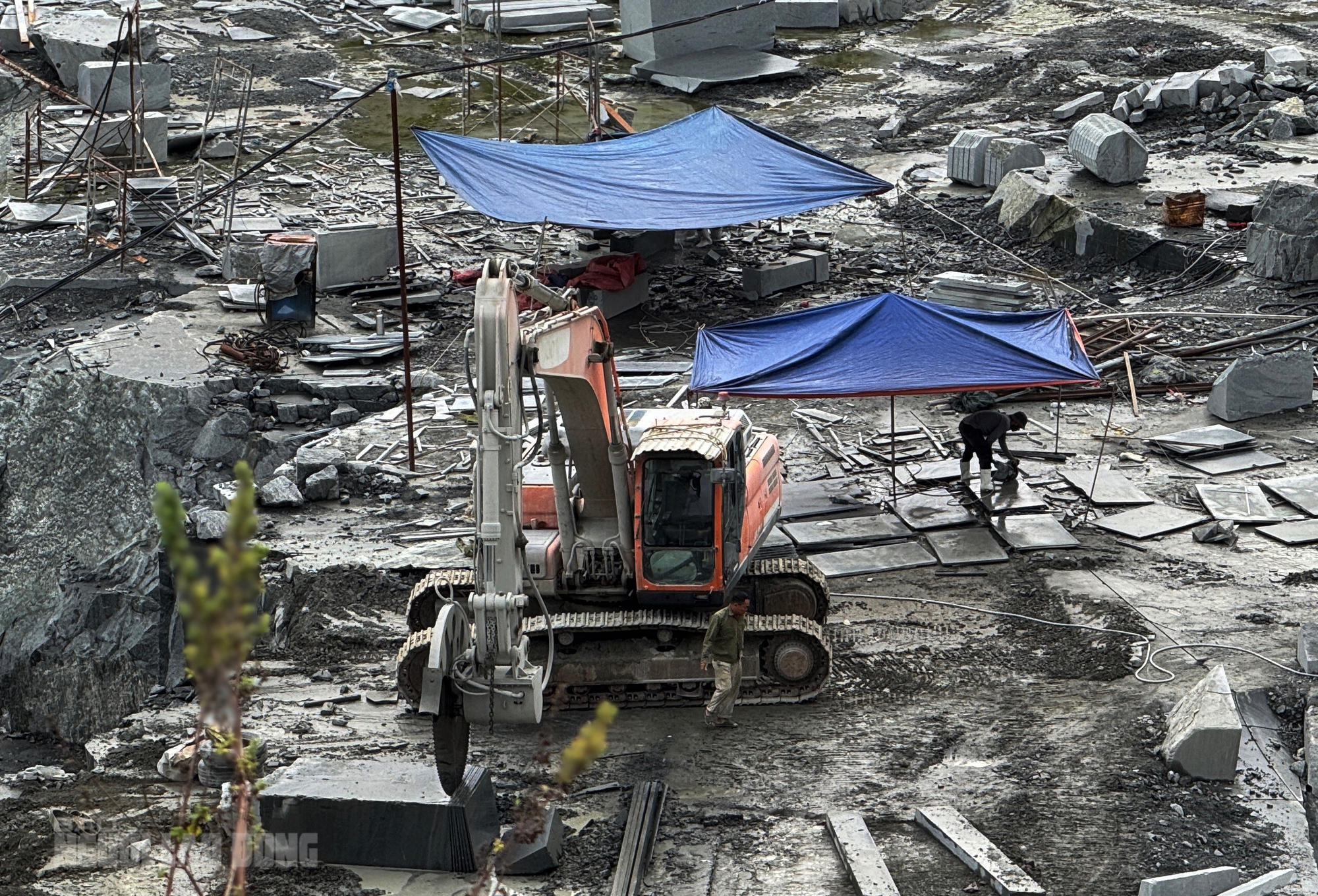 Cận cảnh thi công tượng Phật khổng lồ ở Đà Nẵng, gần 10 năm chưa hoàn thành- Ảnh 4. Cận cảnh thi công tượng Phật khổng lồ ở Đà Nẵng, gần 10 năm chưa hoàn thành- Ảnh 4.