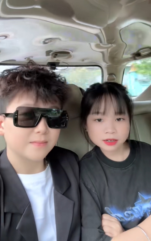 Cô gái Nghệ An cao 1m30 yêu chàng trai 1m40: Cuộc sống của "người tí hon" gây tò mò - Ảnh 3. Cô gái Nghệ An cao 1m30 yêu chàng trai 1m40: Cuộc sống của "người tí hon" gây tò mò - Ảnh 3.