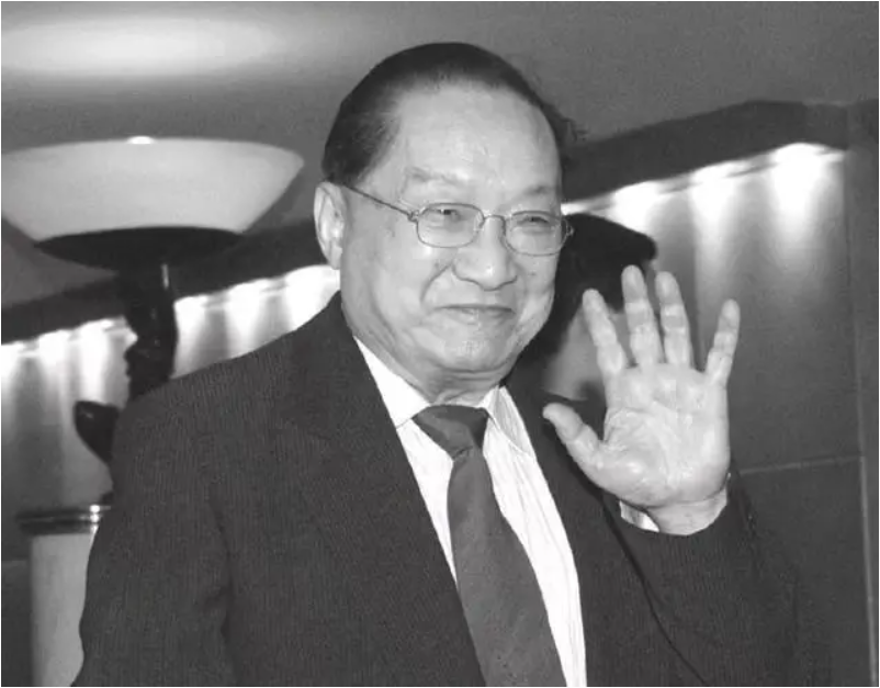 Cao thủ của Kim Dung: Người có đồ đệ gây chấn động võ lâm nhưng bị tác giả "xóa sổ" khỏi giang hồ - Ảnh 1. Cao thủ của Kim Dung: Người có đồ đệ gây chấn động võ lâm nhưng bị tác giả "xóa sổ" khỏi giang hồ - Ảnh 1.