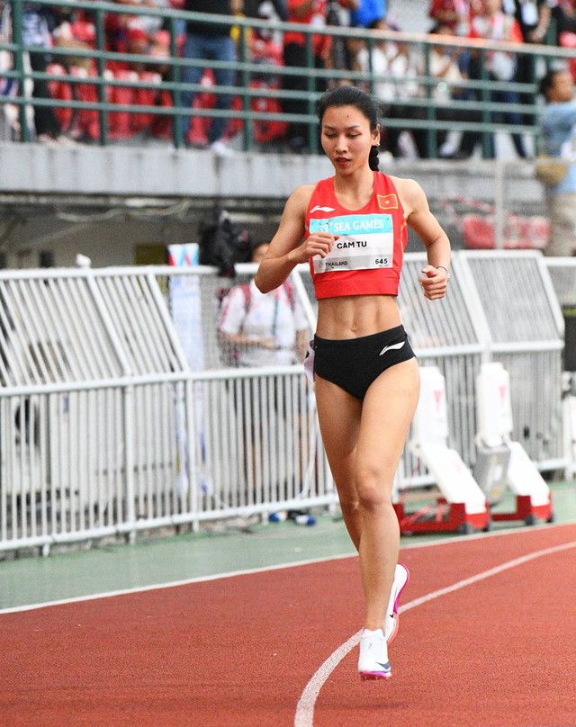 Tìm ra "nữ thần điền kinh" Việt Nam tại SEA Games: Tài năng có thừa, bụng 6 múi săn chắc, chân còn dài thẳng thắp- Ảnh 5.
