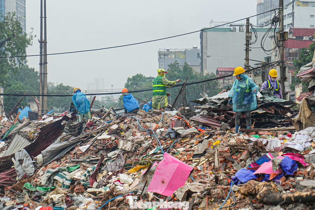 Dự án đường Vành đai 1 đoạn Hoàng Cầu - Voi Phục 'thần tốc' giải phóng mặt bằng- Ảnh 27.