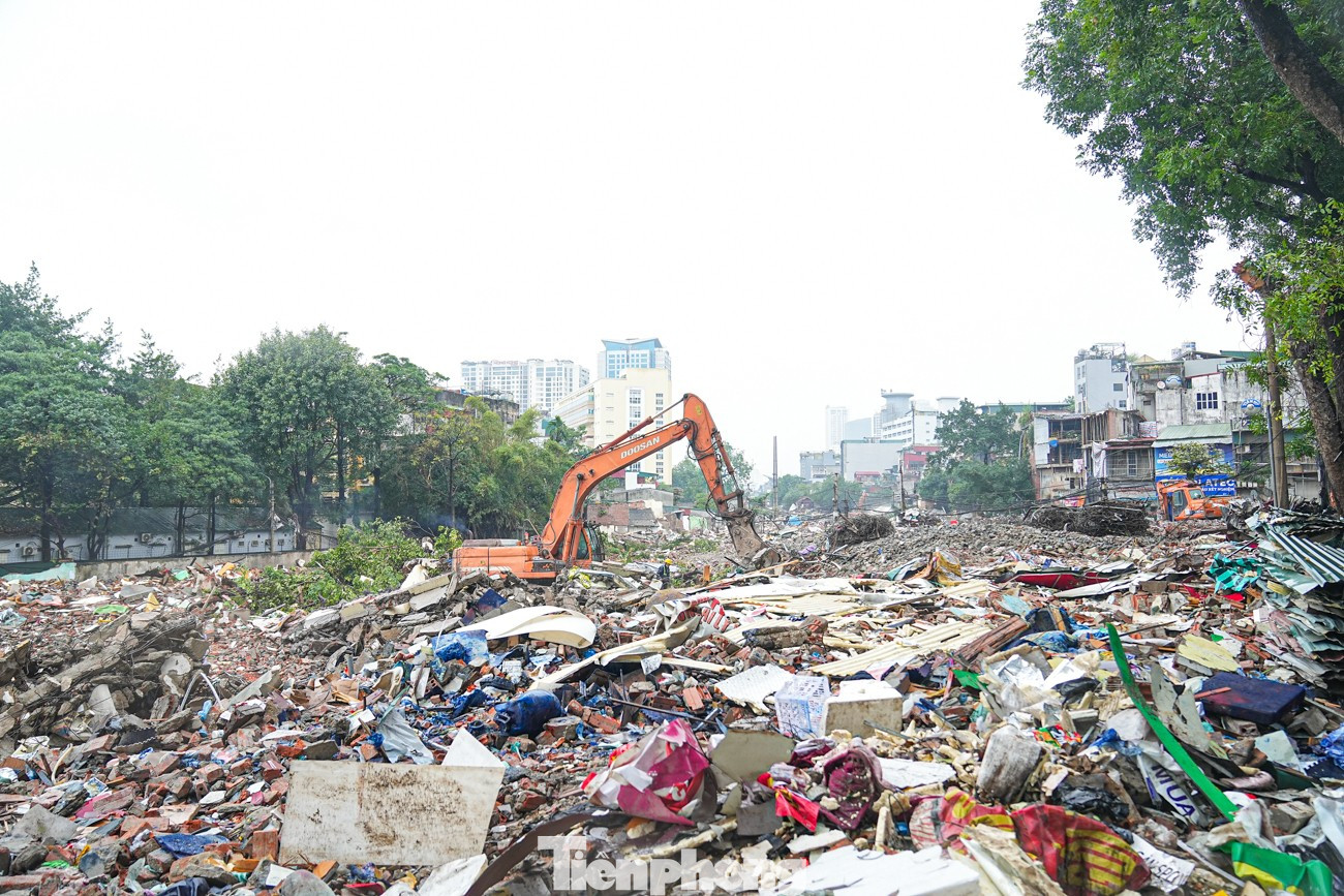 Dự án đường Vành đai 1 đoạn Hoàng Cầu - Voi Phục 'thần tốc' giải phóng mặt bằng- Ảnh 24.