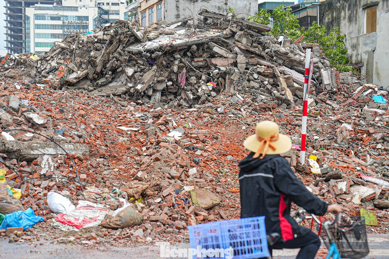 Dự án đường Vành đai 1 đoạn Hoàng Cầu - Voi Phục 'thần tốc' giải phóng mặt bằng- Ảnh 17.