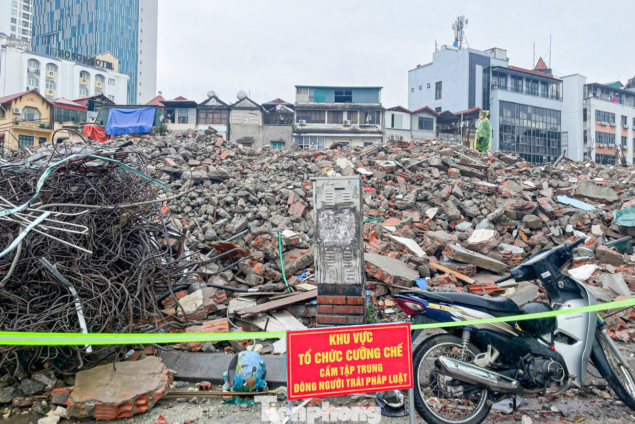 Dự án đường Vành đai 1 đoạn Hoàng Cầu - Voi Phục 'thần tốc' giải phóng mặt bằng- Ảnh 2.