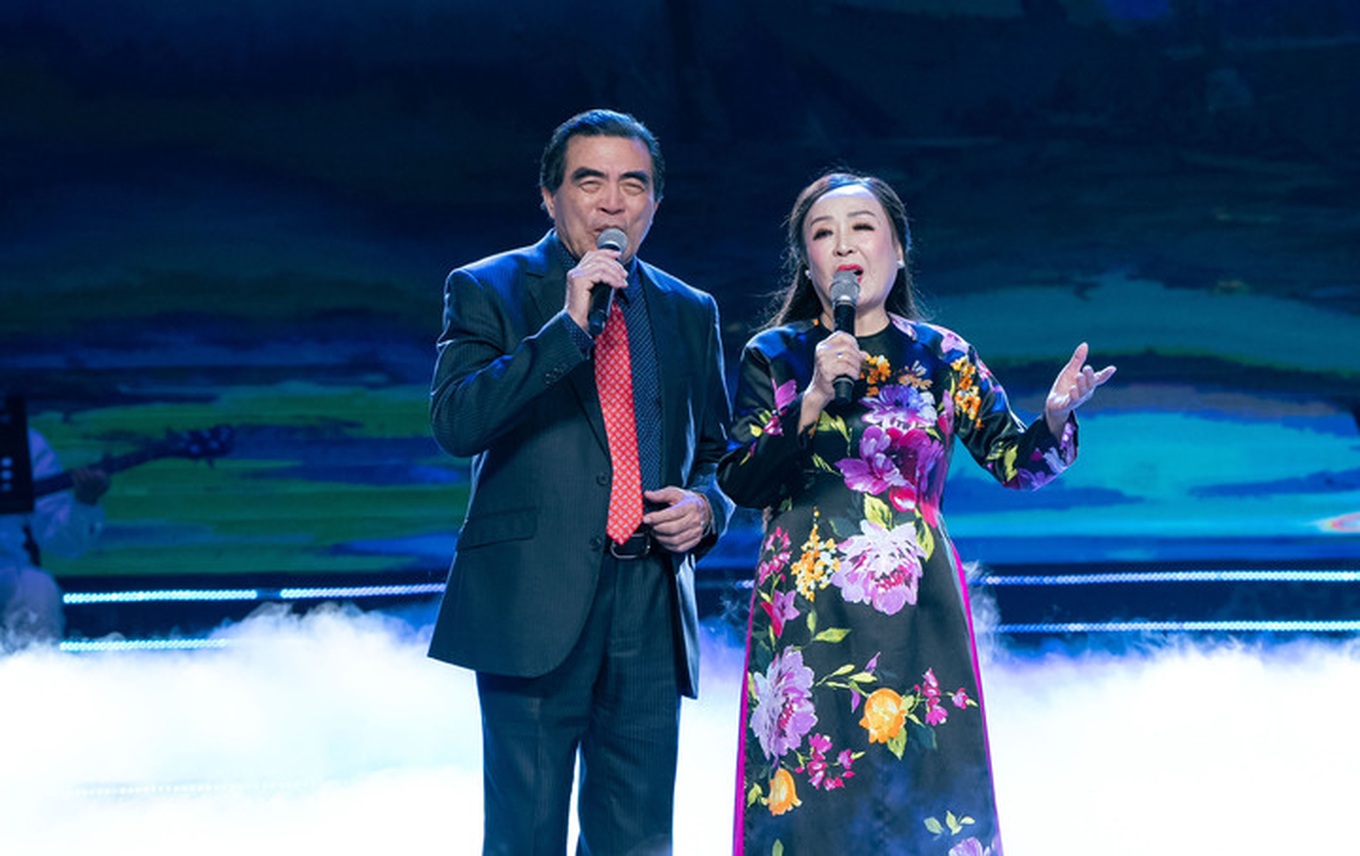 Nam NSND nổi tiếng cả nước, U80 mới công khai “nửa kia” trên truyền hình, đi diễn về đến nhà là “vợ ơi, tiền đây”- Ảnh 2. Nam NSND nổi tiếng cả nước, U80 mới công khai “nửa kia” trên truyền hình, đi diễn về đến nhà là “vợ ơi, tiền đây”- Ảnh 2.