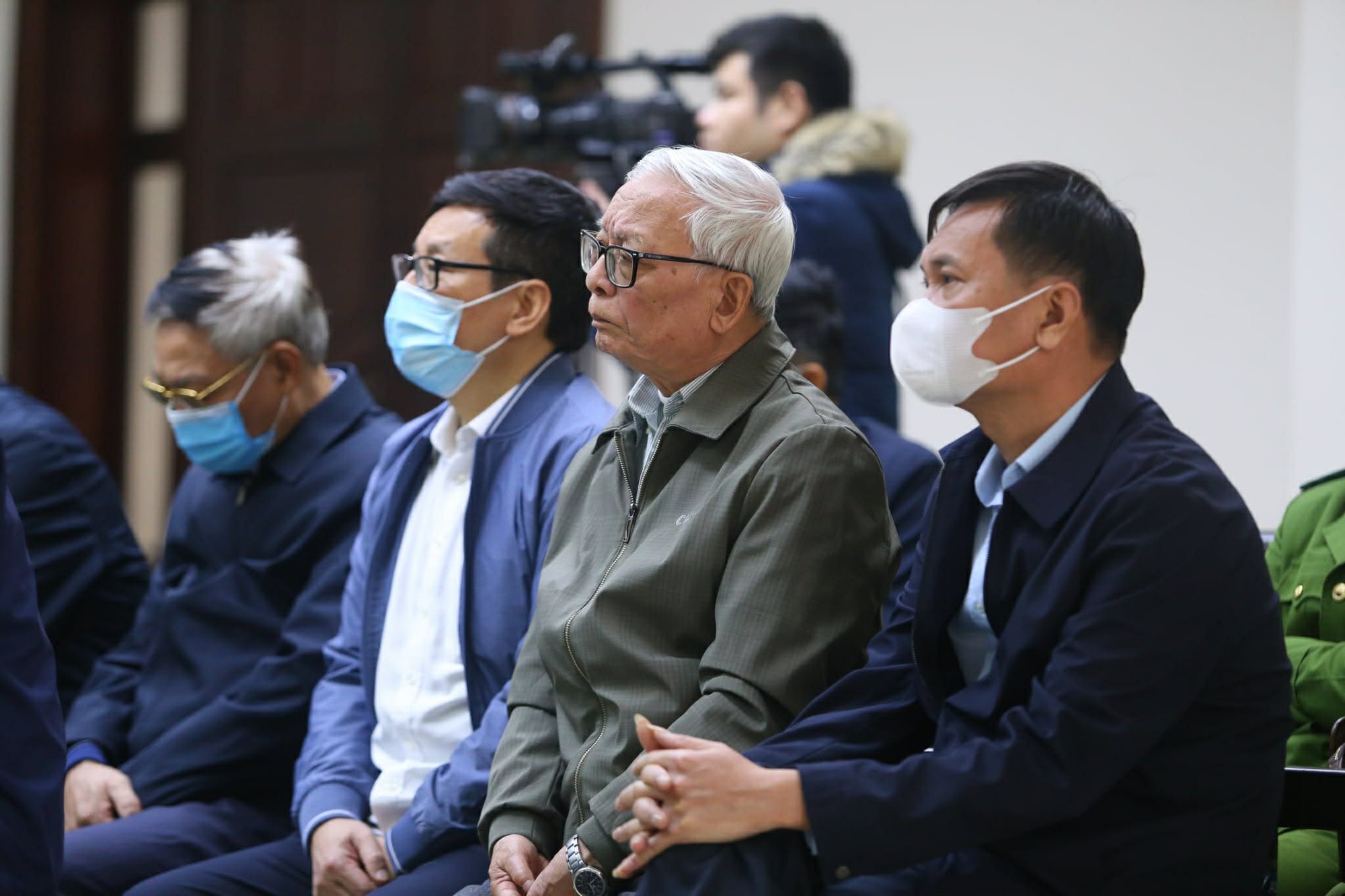 Nữ cựu Bí thư Vĩnh Phúc cũ Hoàng Thị Thúy Lan ra tòa phúc thẩm - Ảnh 3.