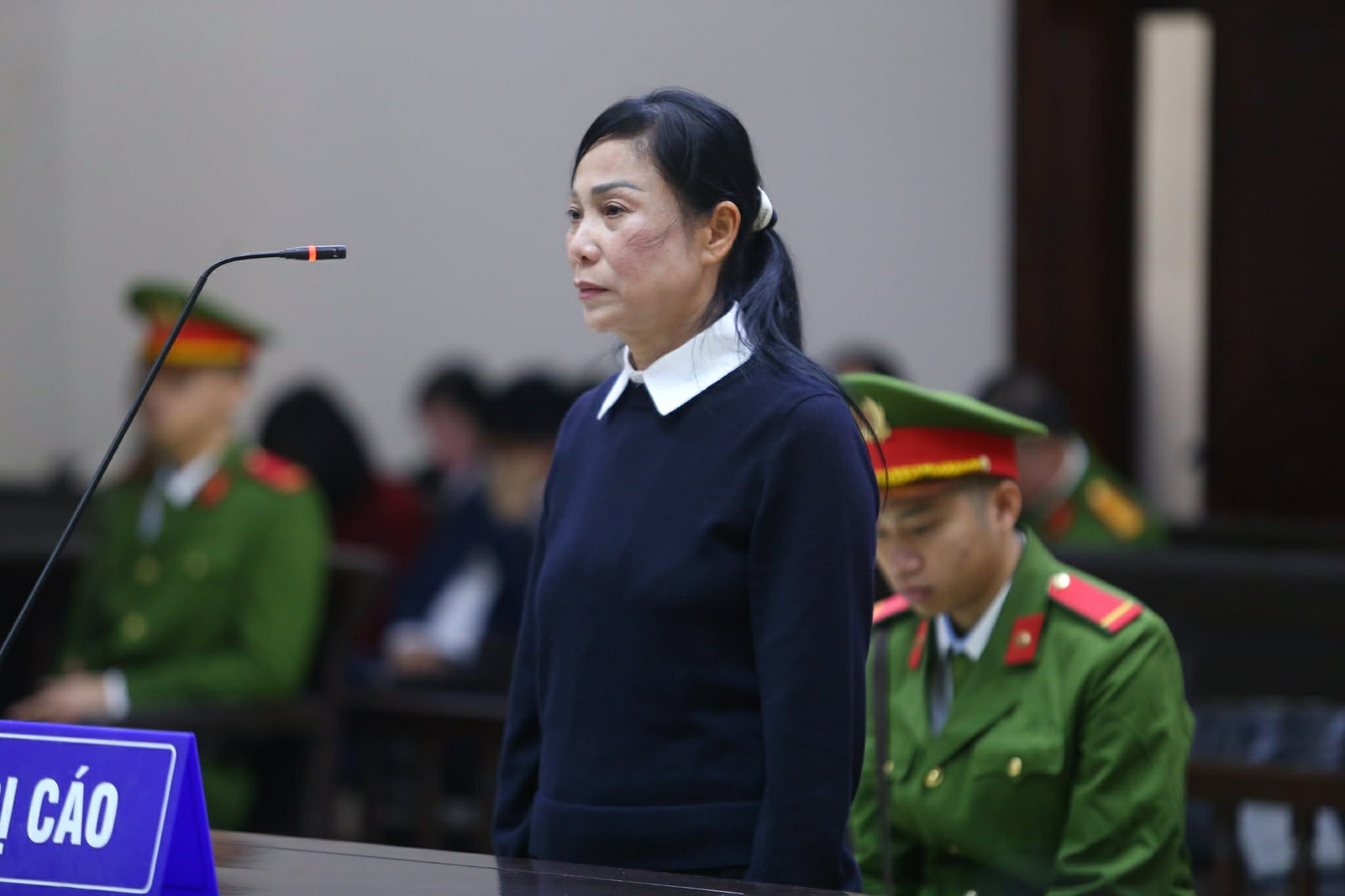 Nữ cựu Bí thư Vĩnh Phúc cũ Hoàng Thị Thúy Lan ra tòa phúc thẩm - Ảnh 1.