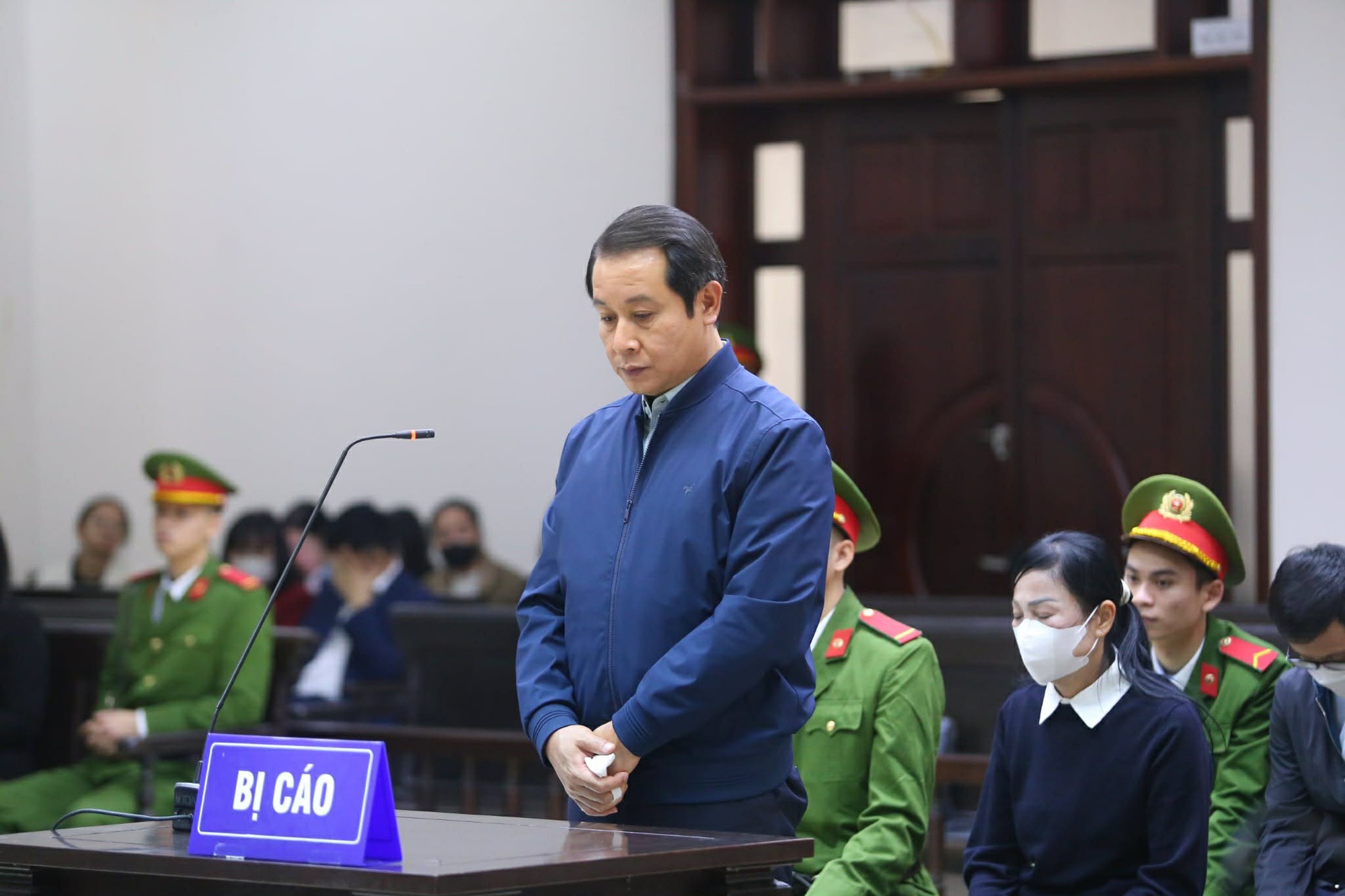 Nữ cựu Bí thư Vĩnh Phúc cũ Hoàng Thị Thúy Lan ra tòa phúc thẩm - Ảnh 4.