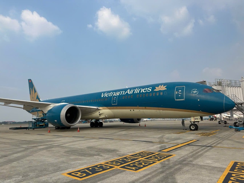 Thời khắc lịch sử: Siêu máy bay vừa 'xông đất' sân bay 16 tỷ USD của Việt Nam - Ảnh 1.