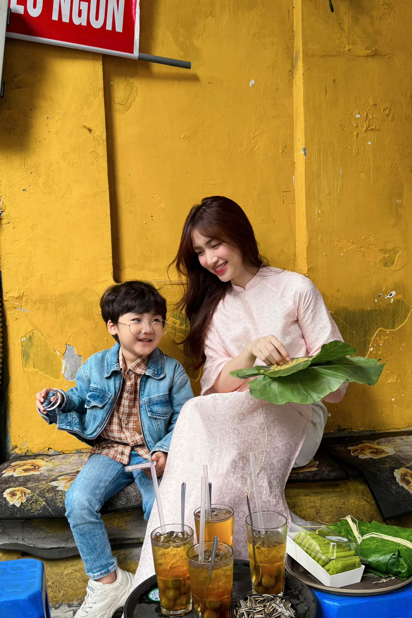 Con trai Hòa Minzy gây náo loạn mạng xã hội- Ảnh 6. Con trai Hòa Minzy gây náo loạn mạng xã hội- Ảnh 6.