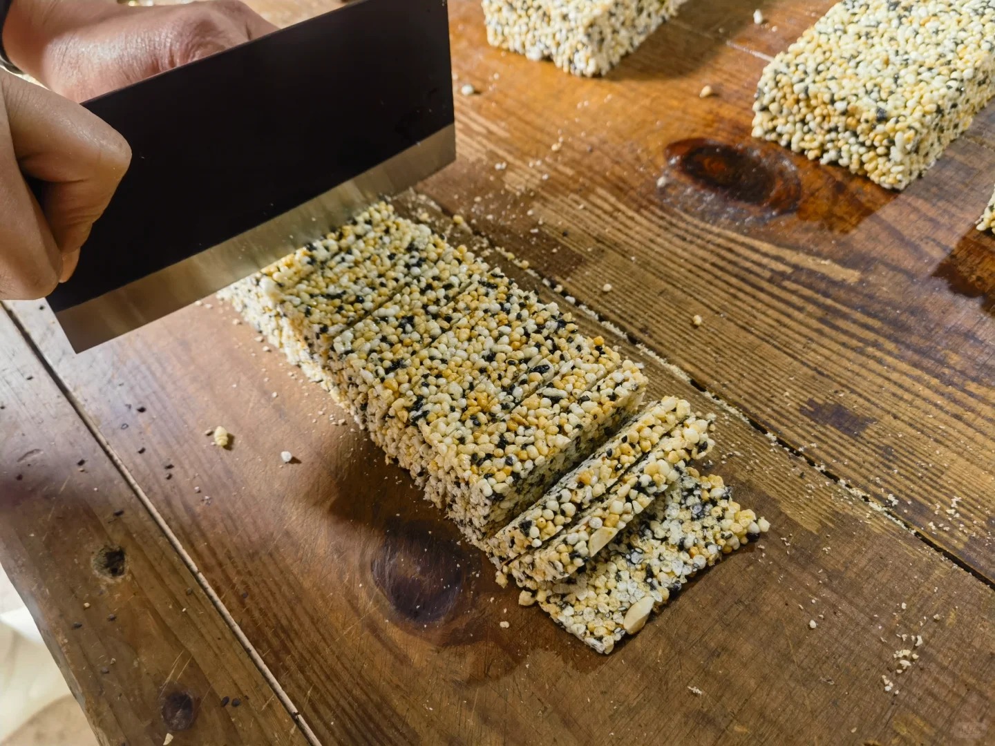 Món "lương khô" 400 năm tuổi từng khiến vua Càn Long tấm tắc, ngỡ lạ mà quen với ký ức Tết Việt- Ảnh 20.