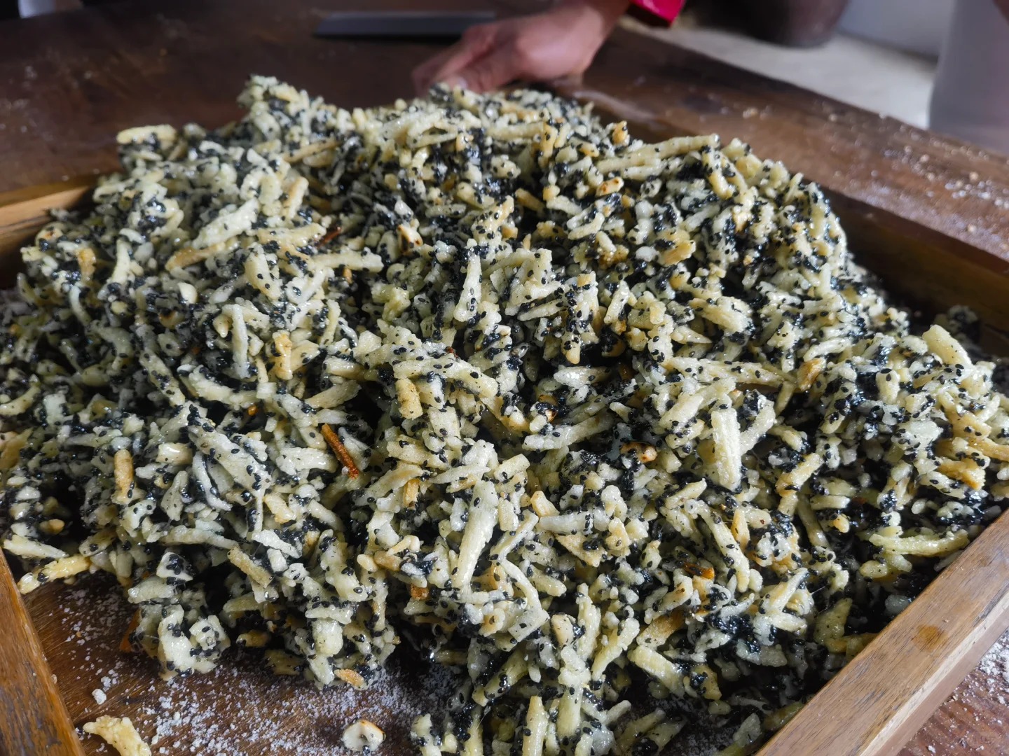 Món "lương khô" 400 năm tuổi từng khiến vua Càn Long tấm tắc, ngỡ lạ mà quen với ký ức Tết Việt- Ảnh 6.