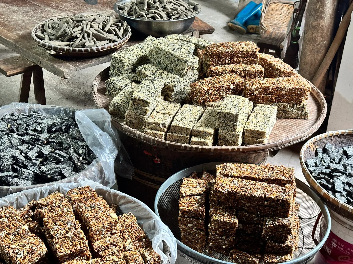 Món "lương khô" 400 năm tuổi từng khiến vua Càn Long tấm tắc, ngỡ lạ mà quen với ký ức Tết Việt- Ảnh 1.