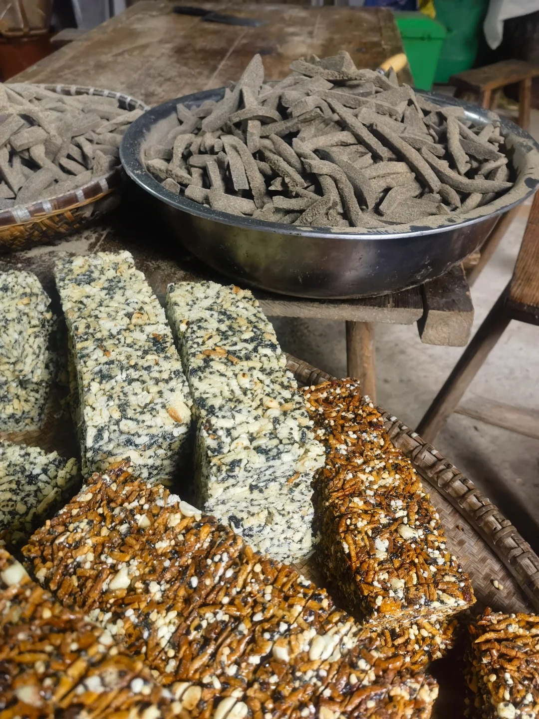 Món "lương khô" 400 năm tuổi từng khiến vua Càn Long tấm tắc, ngỡ lạ mà quen với ký ức Tết Việt- Ảnh 2.