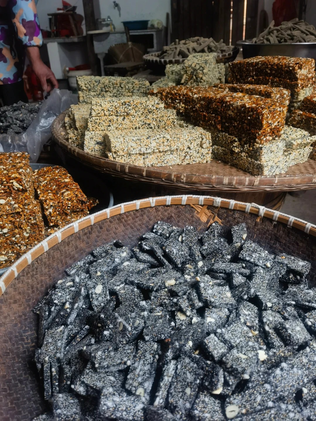 Món "lương khô" 400 năm tuổi từng khiến vua Càn Long tấm tắc, ngỡ lạ mà quen với ký ức Tết Việt- Ảnh 3.