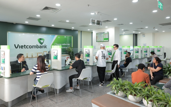 Vietcombank: Dừng giao dịch chuyển tiền, rút tiền của nhóm khách hàng sau trên tất cả các kênh- Ảnh 1.