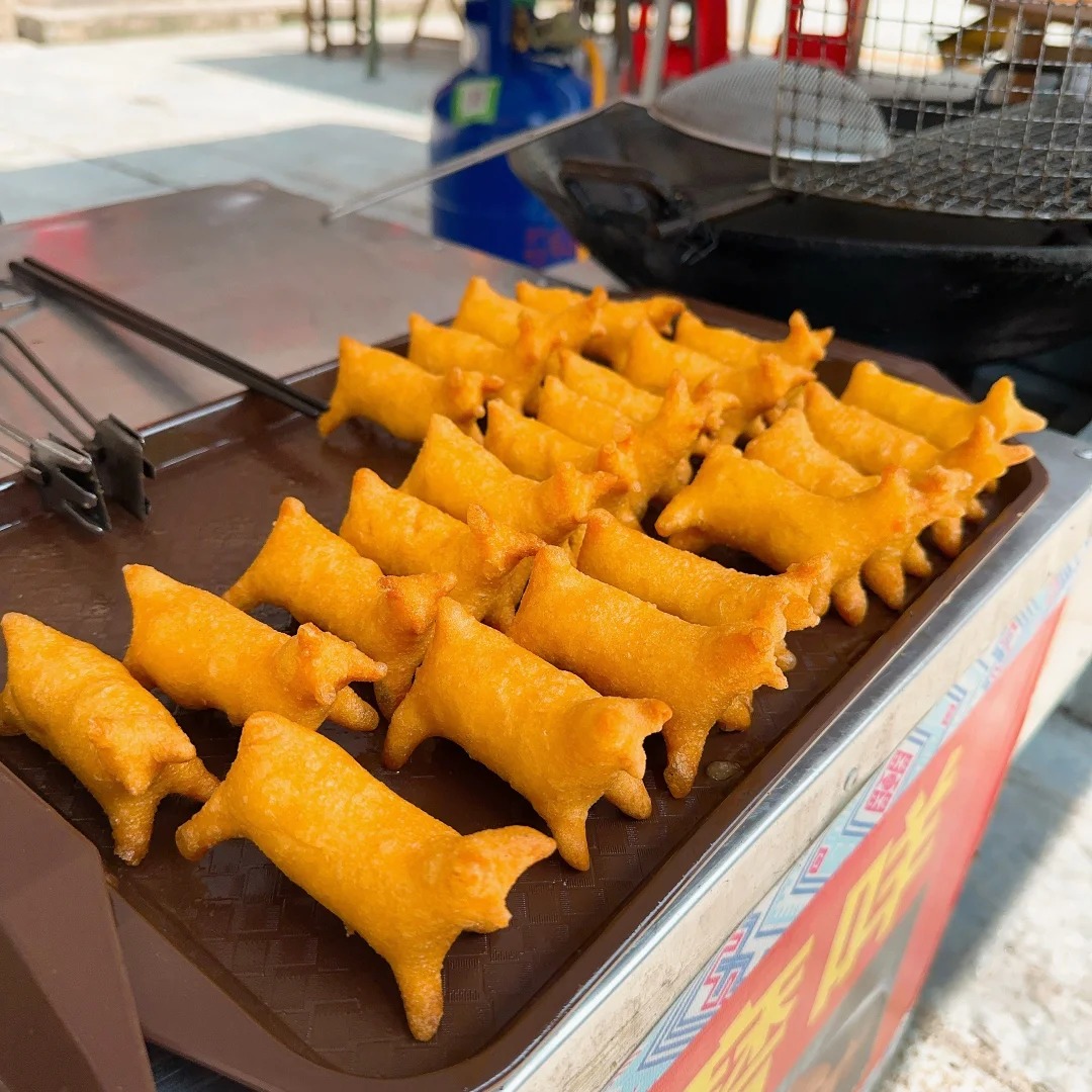 Chỉ 5.000 đồng/cái, món bánh "đế giày" giòn rụm, ngỡ ngàng khi biết nguyên liệu lại quen thuộc đến thế này! - Ảnh 16. Chỉ 5.000 đồng/cái, món bánh "đế giày" giòn rụm, ngỡ ngàng khi biết nguyên liệu lại quen thuộc đến thế này! - Ảnh 16.