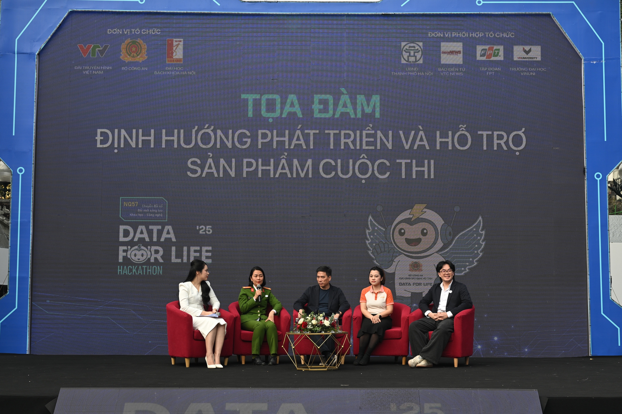 Không chỉ dừng ở giải thưởng: Sản phẩm công nghệ dữ liệu được “mở đường” để đi vào đời sống - Ảnh 2.