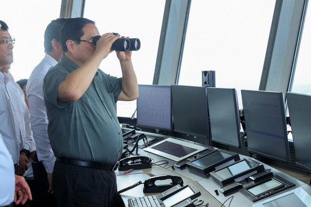 Trước ngày trọng đại, Thủ tướng thị sát và chỉ đạo "nóng" tại siêu dự án 16 tỷ USD của Việt Nam- Ảnh 2. Trước ngày trọng đại, Thủ tướng thị sát và chỉ đạo "nóng" tại siêu dự án 16 tỷ USD của Việt Nam- Ảnh 2.