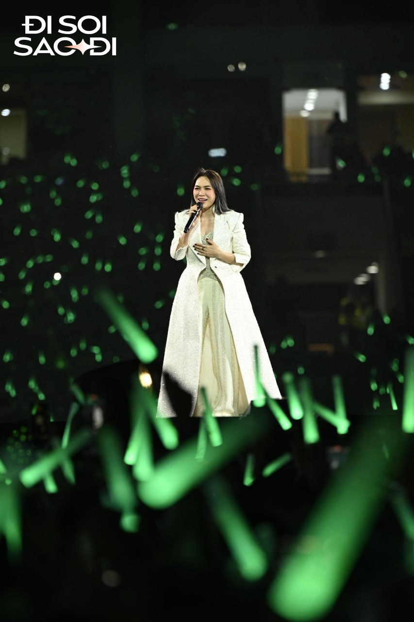 Mai Tài Phến làm 1 hành động chứng minh tình cảm với Mỹ Tâm trước 40 nghìn người- Ảnh 1. Mai Tài Phến làm 1 hành động chứng minh tình cảm với Mỹ Tâm trước 40 nghìn người- Ảnh 1.