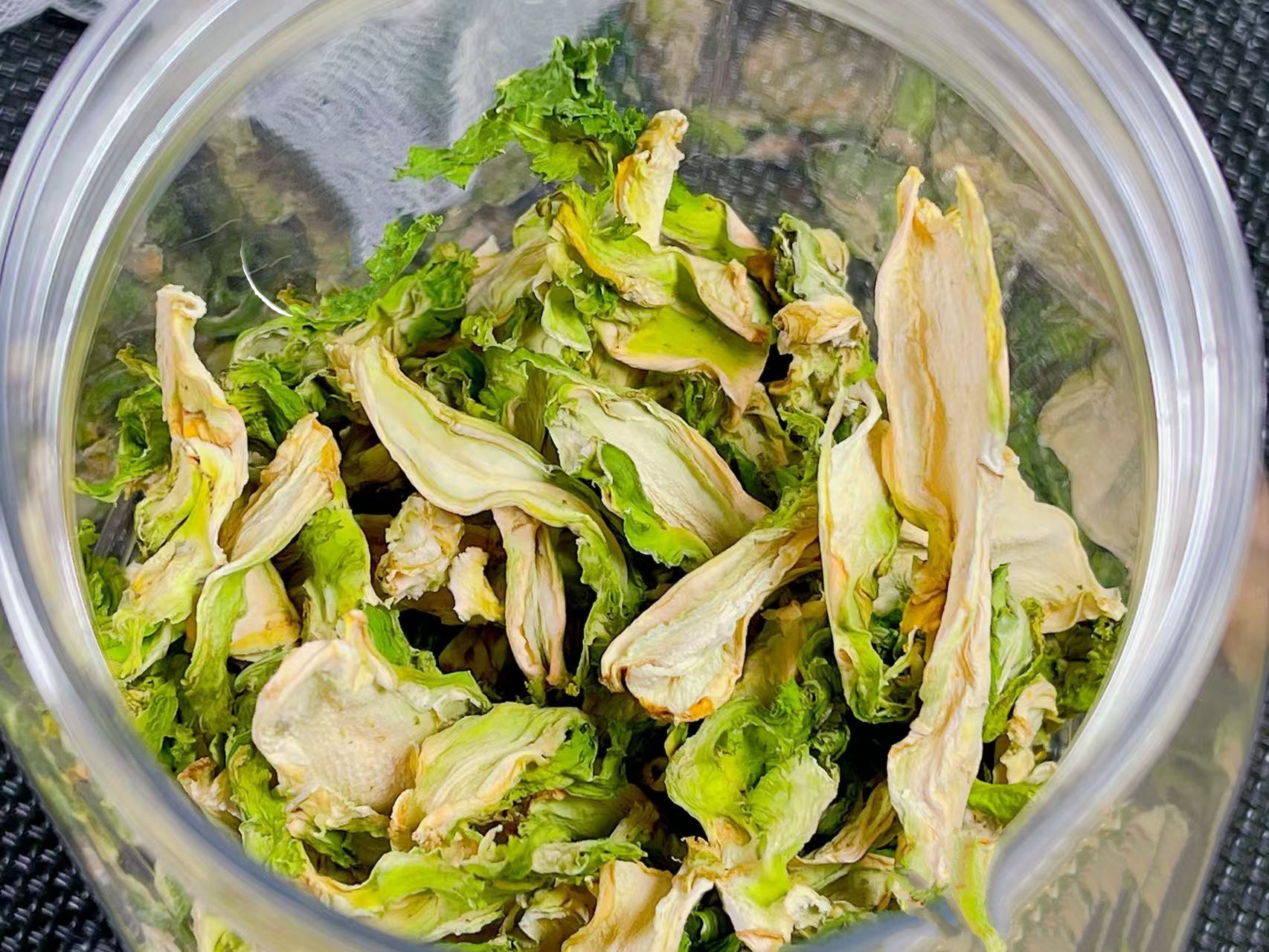 Loại rau "vua giải nhiệt" mùa đông: Mua về phơi khô, Tết lôi ra xào tóp mỡ thì thịt cá cũng "ra rìa" - Ảnh 6. Loại rau "vua giải nhiệt" mùa đông: Mua về phơi khô, Tết lôi ra xào tóp mỡ thì thịt cá cũng "ra rìa" - Ảnh 6.