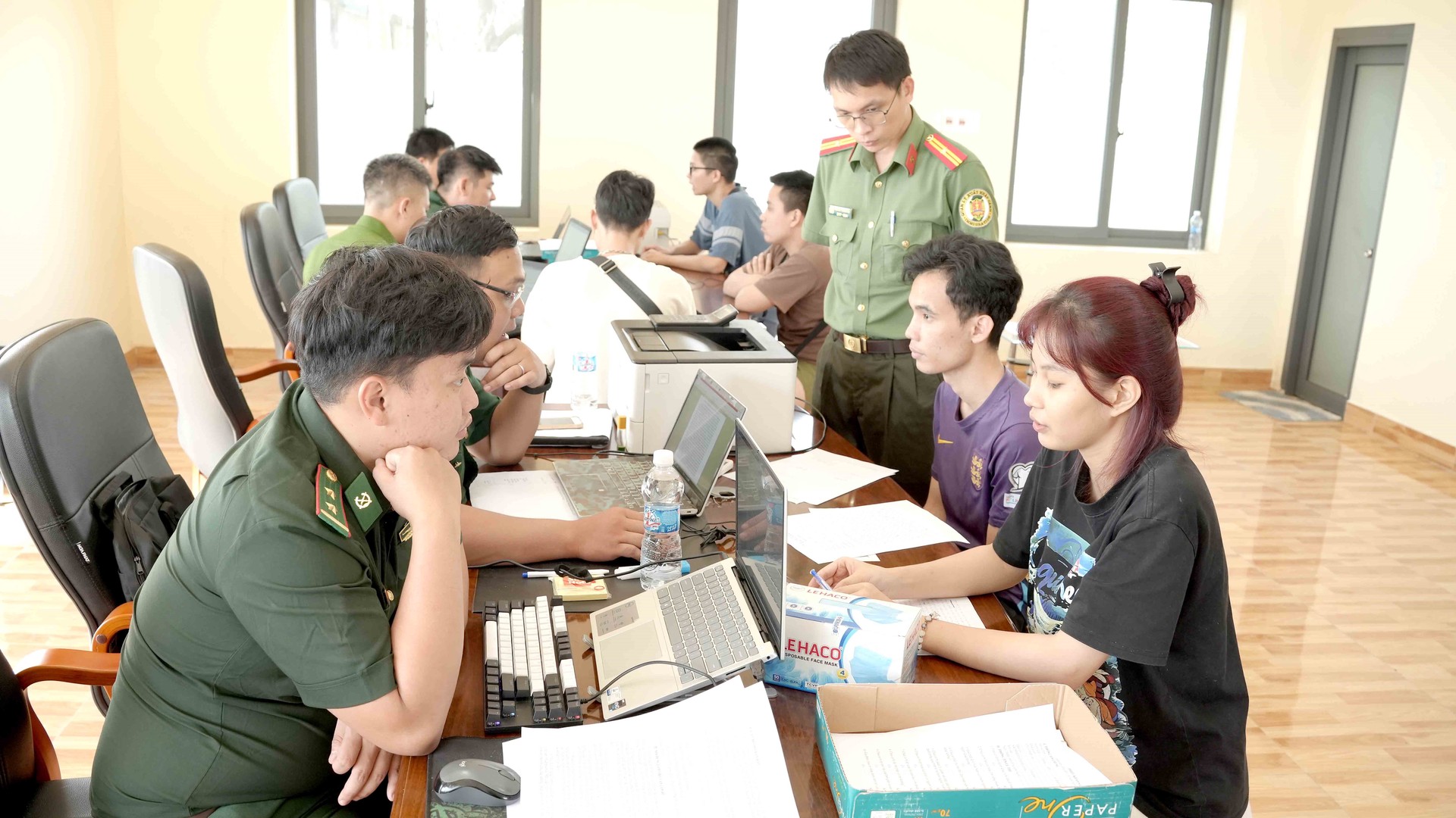 Cuộc chạy trốn - Ảnh 2.