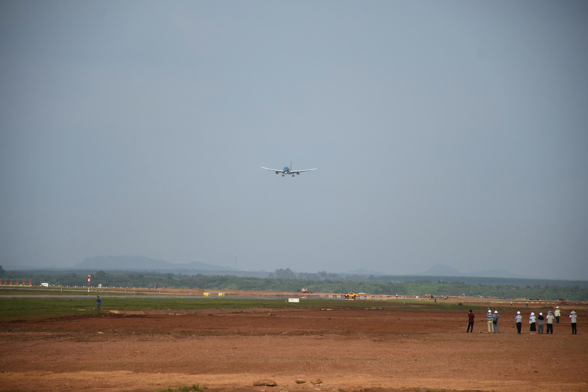 CLIP: Cận cảnh máy bay Boeing 787 vừa đáp xuống sân bay Long Thành - Ảnh 11.