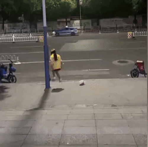 Nữ shipper khóc tức tưởi vì mất xe hút 60 triệu lượt xem: Không ai ngờ đây là thủ phạm!- Ảnh 1. Nữ shipper khóc tức tưởi vì mất xe hút 60 triệu lượt xem: Không ai ngờ đây là thủ phạm!- Ảnh 1.