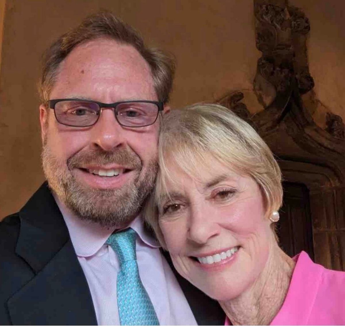 Tâm sự với AI: Khi sự lắng nghe “hoàn hảo” lại trở thành con dao hai lưỡi- Ảnh 1.