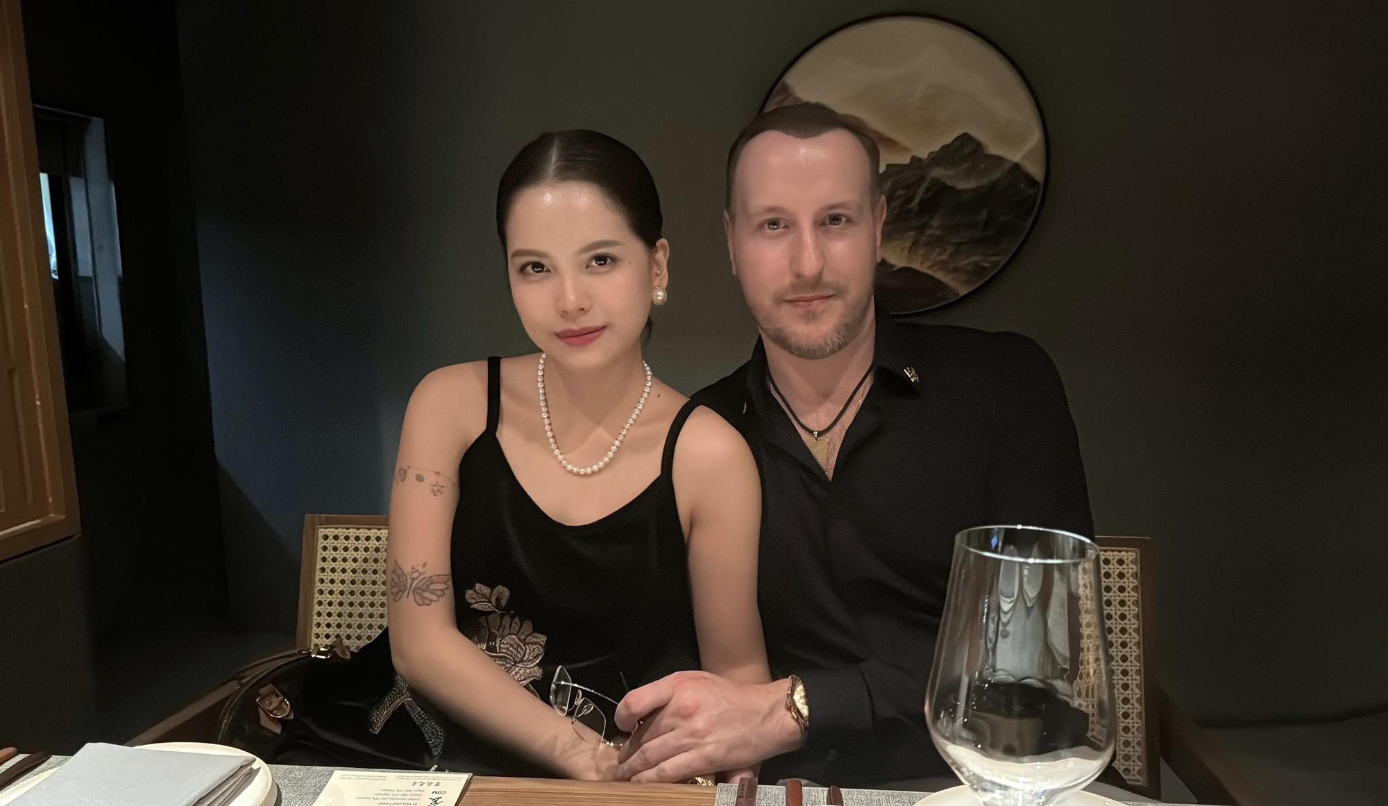 Trai Tây chuyển 1 tỷ cho mẹ đơn thân Việt để "cọc vợ" sau 3 ngày nhắn tin: Hôn nhân lạ lùng- Ảnh 3.