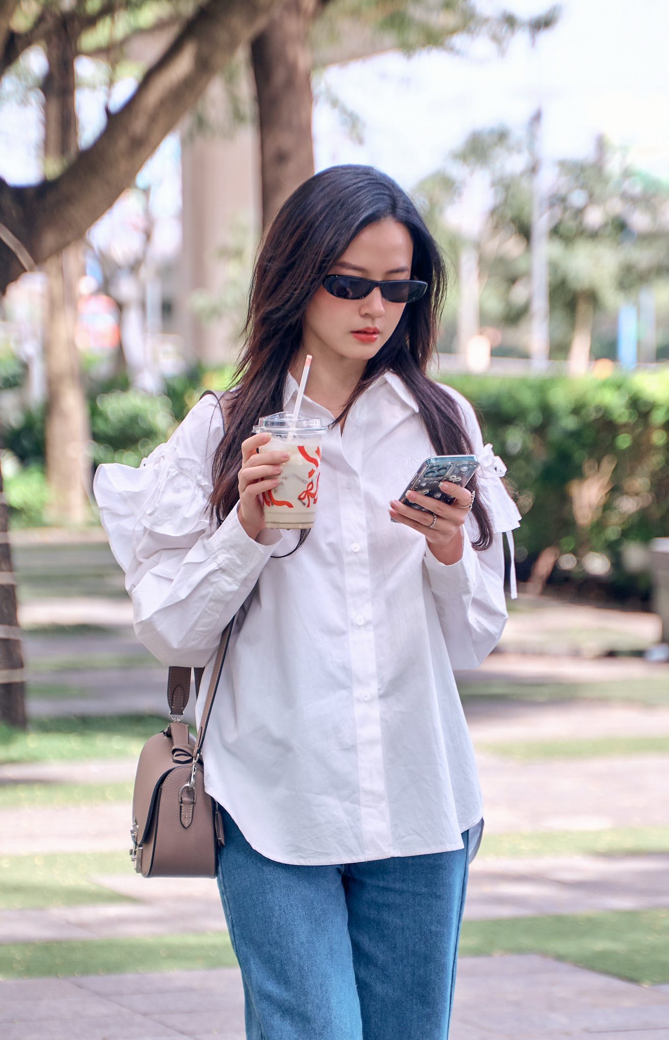 Nghề làm "trạm tỷ" đang hot ở Việt Nam: 30 phút có một bộ ảnh, tiền chảy vào túi nhiều gấp 5 - Ảnh 2. Nghề làm "trạm tỷ" đang hot ở Việt Nam: 30 phút có một bộ ảnh, tiền chảy vào túi nhiều gấp 5 - Ảnh 2.