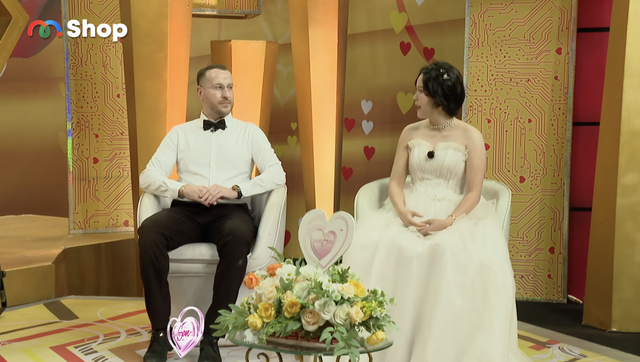 Trai Tây chuyển 1 tỷ cho mẹ đơn thân Việt để "cọc vợ" sau 3 ngày nhắn tin: Hôn nhân lạ lùng- Ảnh 1.