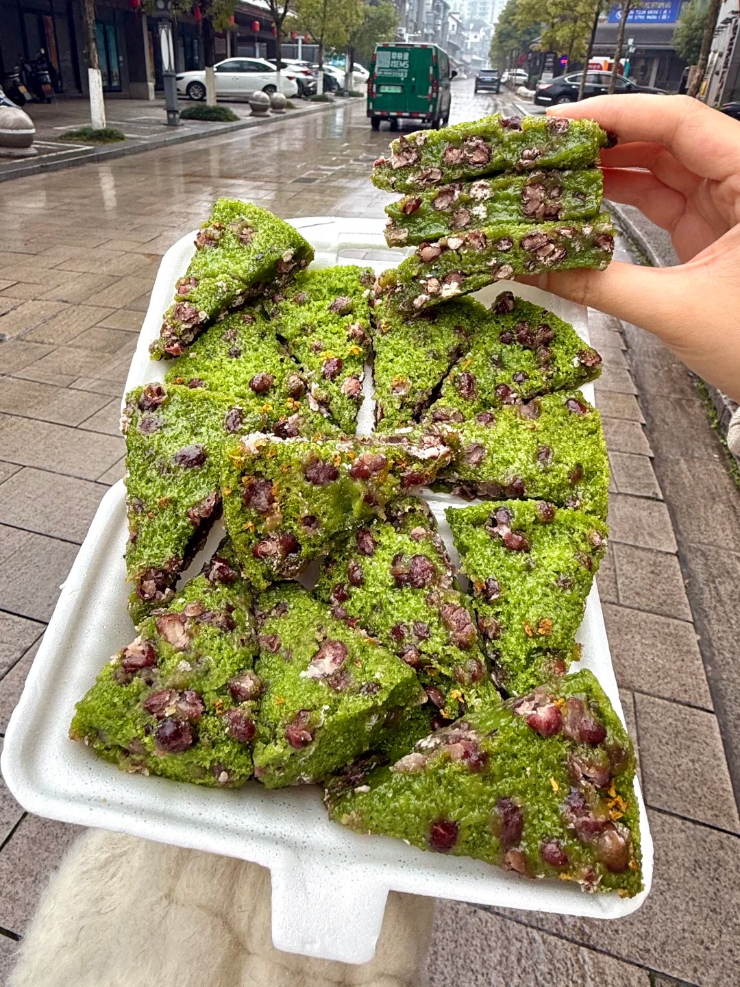 Tưởng là matcha nhưng không phải: Món bánh "xanh mướt" dẻo quẹo đang khiến hội chị em mê đồ Trung lùng sục - Ảnh 13. Tưởng là matcha nhưng không phải: Món bánh "xanh mướt" dẻo quẹo đang khiến hội chị em mê đồ Trung lùng sục - Ảnh 13.