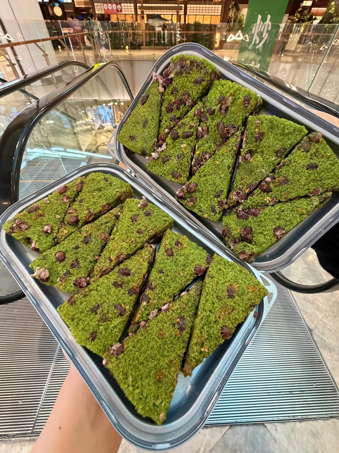 Tưởng là matcha nhưng không phải: Món bánh "xanh mướt" dẻo quẹo đang khiến hội chị em mê đồ Trung lùng sục - Ảnh 28. Tưởng là matcha nhưng không phải: Món bánh "xanh mướt" dẻo quẹo đang khiến hội chị em mê đồ Trung lùng sục - Ảnh 28.